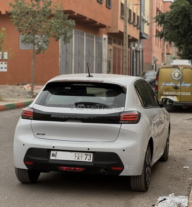 PEUGEOT 208 style