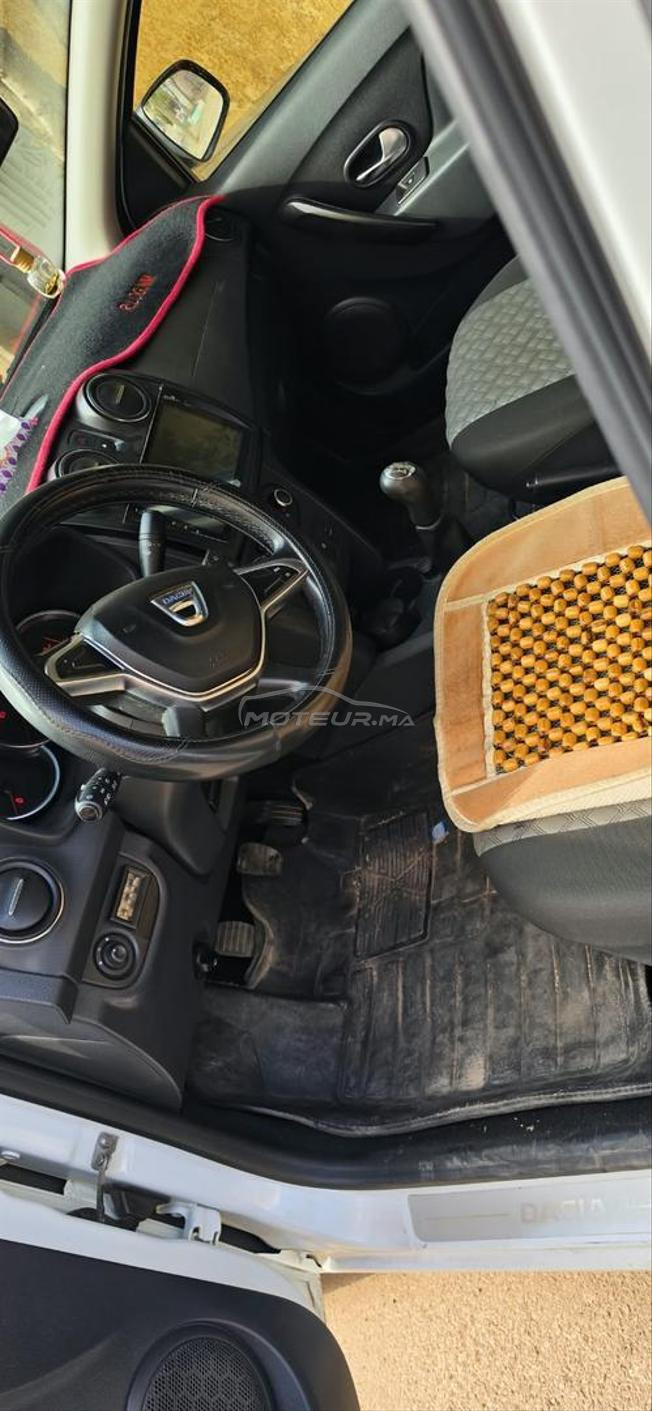 voiture Logan dacia 