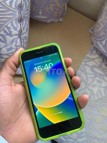 iPhone 8 très propre, tout est officiel