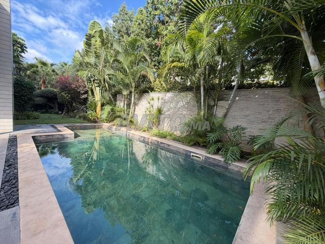 Villa d’angle au cœur de Californie à saisir