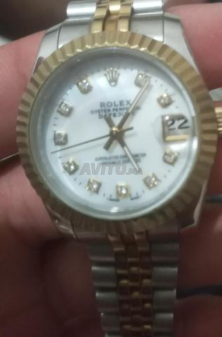 Montre élégante au design classique à vendre