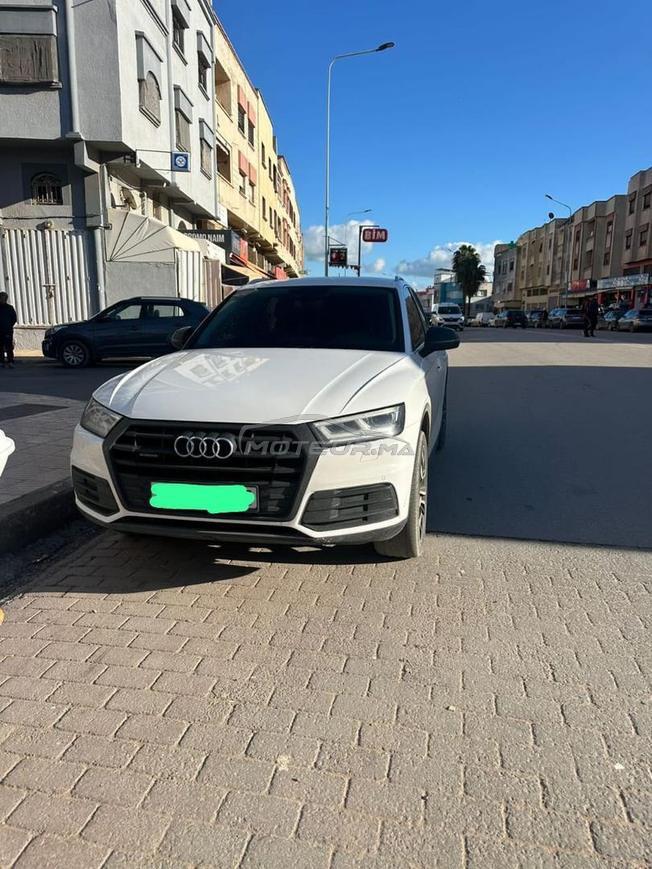 سيارة للبيع وبحالة جيدة 