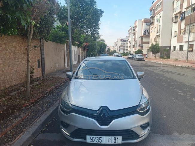 Clio للبيع في حالة جد ممتازة