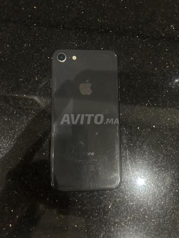 iPhone 8 en bon état - 2
