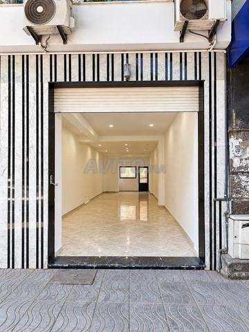 MAGASIN DE 73 M2 À VENDRE / CENTRE VILLE HAUTE - 2