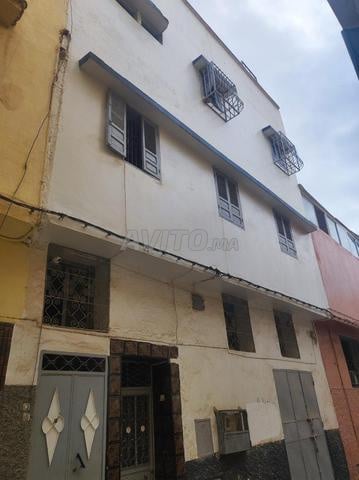 Maison complète à vendre avec son magasin, rue de Rabat