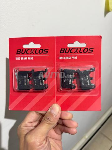 Plaquettes de frein BUCKLOS Semi-Métallique 2 paires - 2