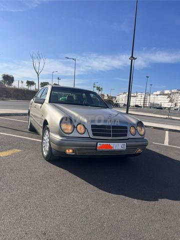 Mercedes E220d 1998 - 2