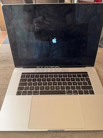 MacBook Pro 15 pouces 2018 i9 16 Go 1 To Chargeur