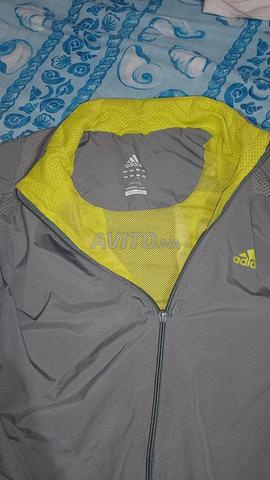 Veste Adidas encore propre