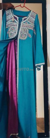 Superbe takchita disponible en tailles L et XL. Prix fixe. Bienvenue. - 2