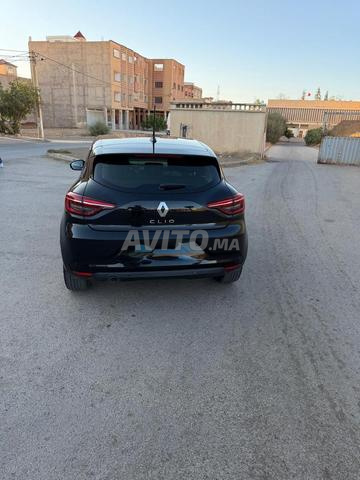 Renault Clio Diesel Manuelle 2022 à Taourirt - 2