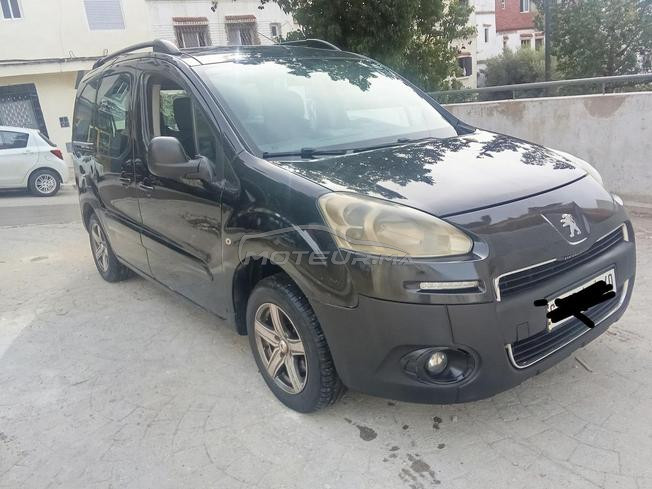 سيارة نقية عامرة ثمن جد مناسب