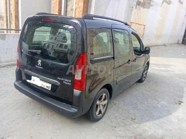 Voiture propre, bien équipée, prix très raisonnable - 2
