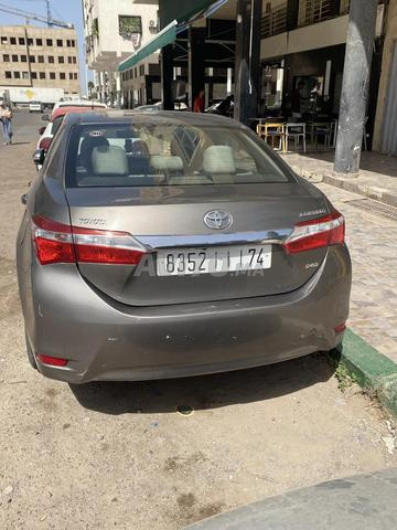 Toyota Corolla Prestige - 2