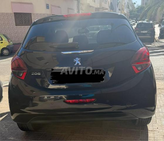 Peugeot 208 Diesel Manuelle 2018 à Rabat - 2