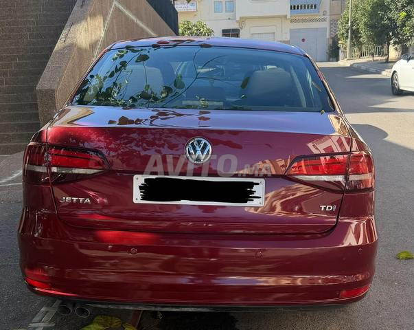 Volkswagen Jetta Diesel Manuelle 2018 à Rabat - 2
