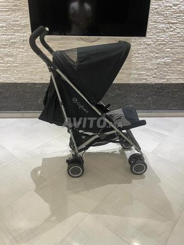 Une poussette Cybex - 2