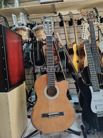 Guitare électro-classique Valencia - 2