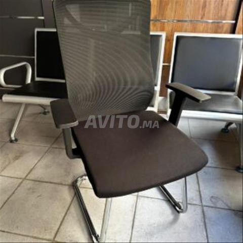 Chaise de bureau pivotante et confortable - 2