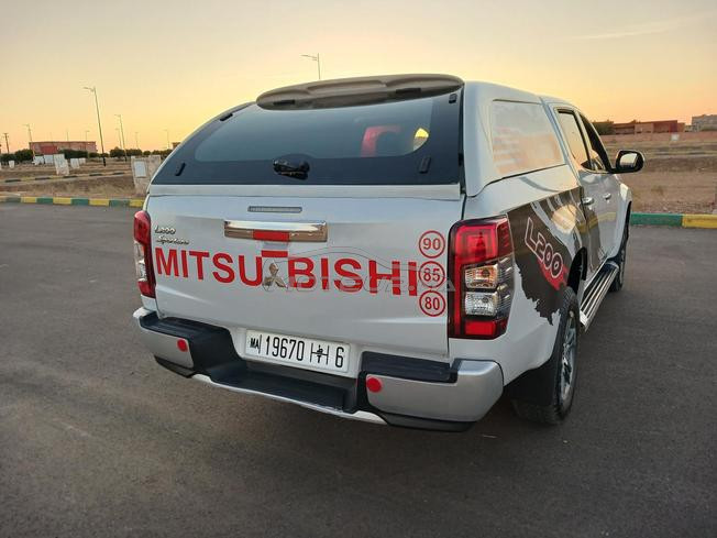pick-up l200 double cabine