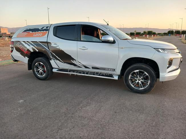 pick-up l200 double cabine