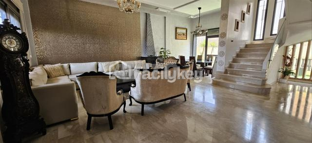 Villa de 349 m² à Dar Bouazza