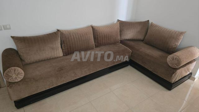 Salon en L 2.1 x 1.5m avec table Bon état - 2