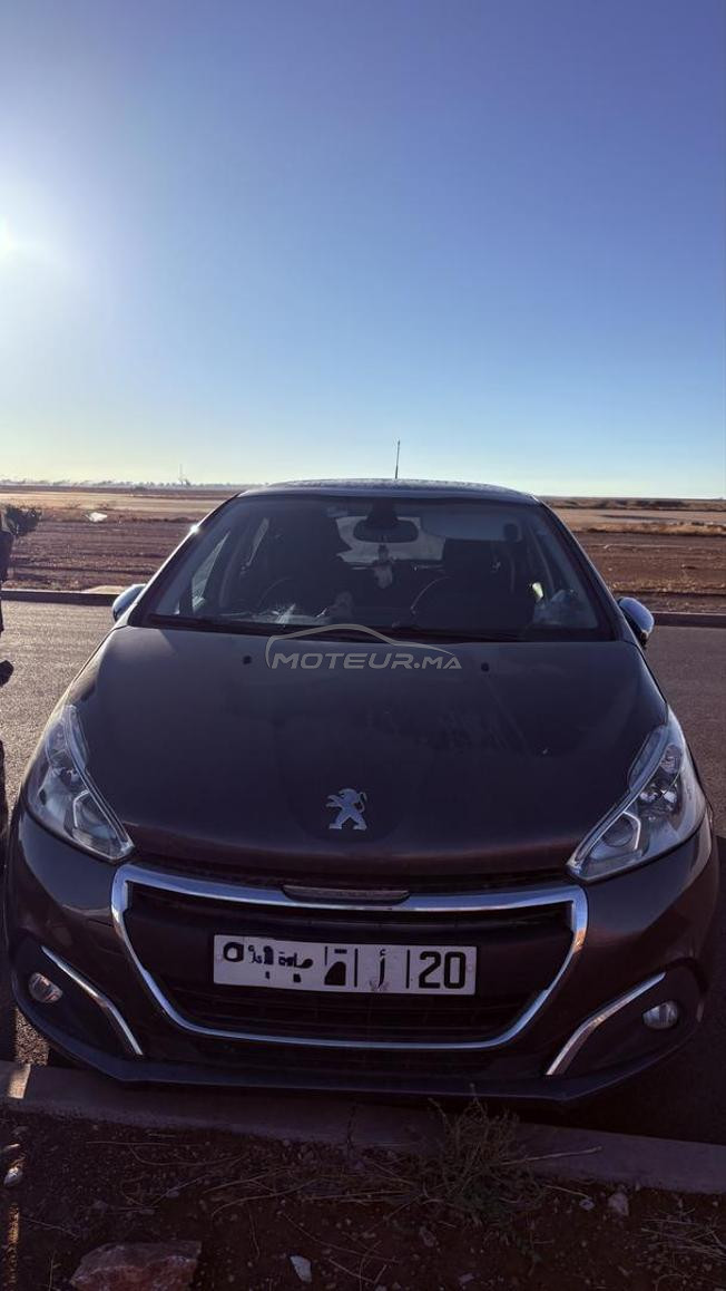 peugeot 208 white edition