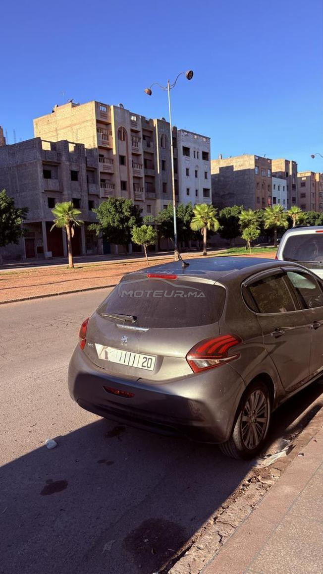 peugeot 208 white edition