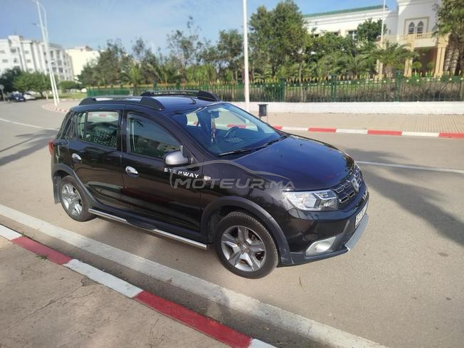 très belle voiture première main toute option 