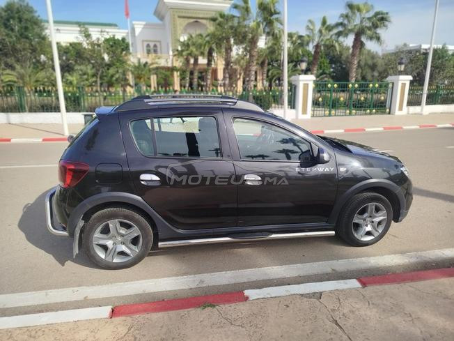 très belle voiture première main toute option 