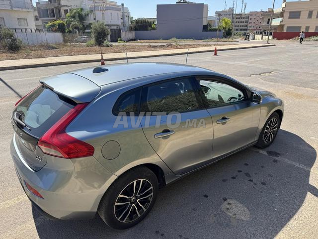 فولفو V40 D2 2017 - 2