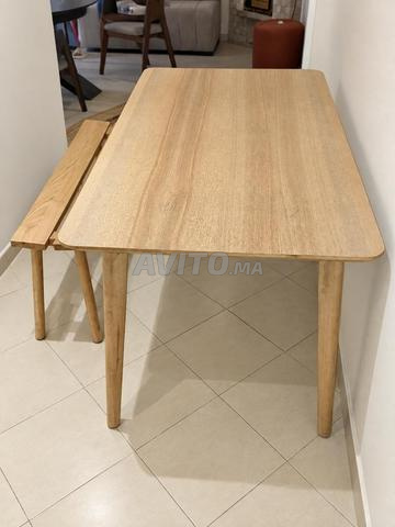 طاولة ايكيا ليساو و مقعد خشبي فاتح - 2