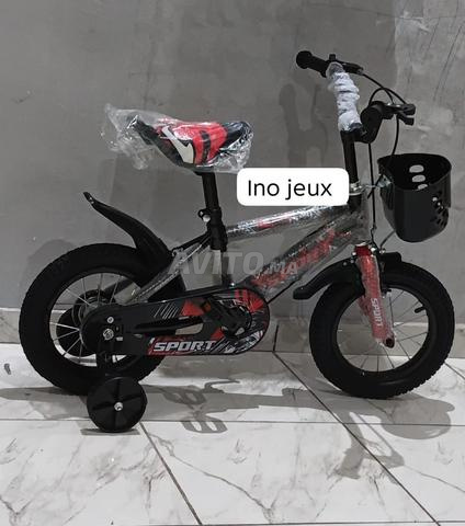 Excellents vélos avec roues d'entraînement - 2