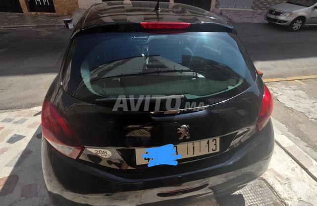 PEUGEOT 208 ESSENCE - 2