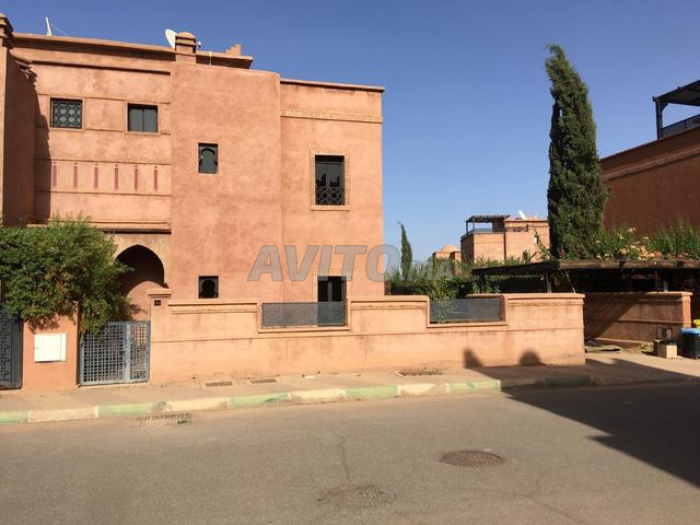 VILLA AVEC PISCINE À VENDRE – MARRAKECH - 2