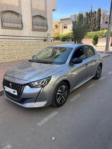 Peugeot 208 diesel manuelle 2023/06