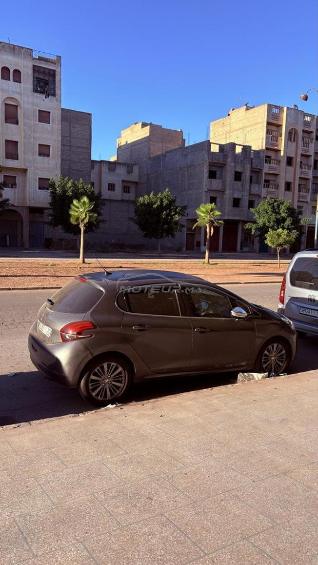 peugeot 208 white edition