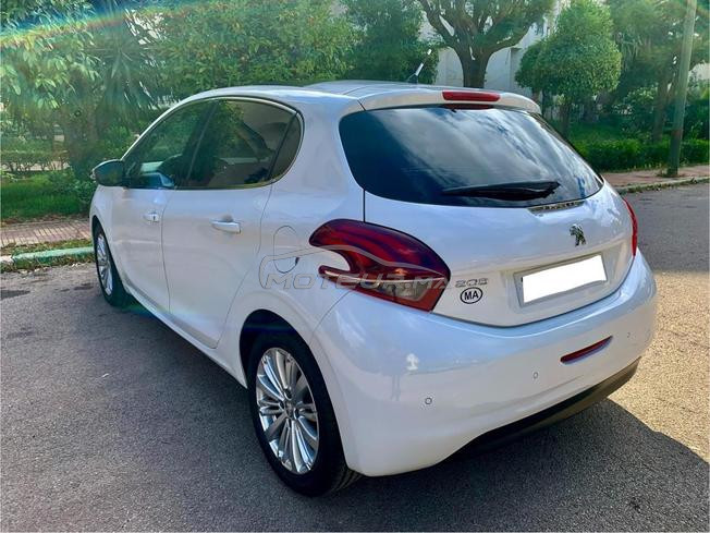 Peugeot 208 whait édition 