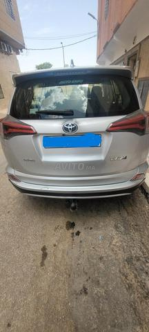 Toyota RAV-4 Diesel Manuelle 2016 à Taourirt - 2