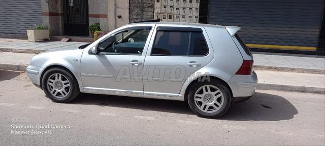 Bonne voiture, modèle 2008, moteur 8, 110 turbo - 2