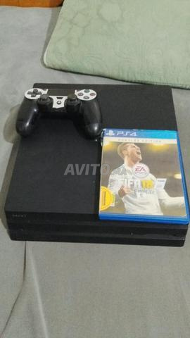 Play 4 Pro فيه 1000 جيجا عمر الألعاب نقي عمره محلول