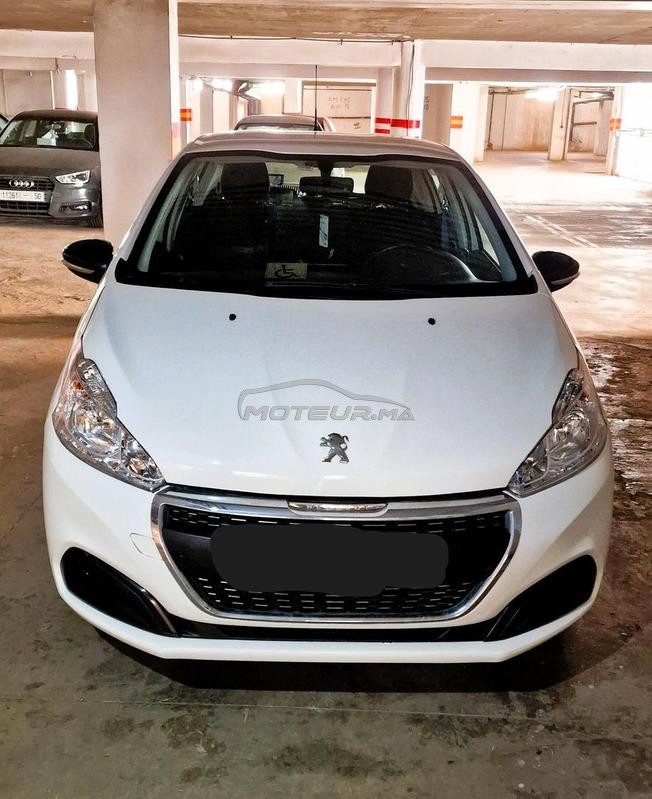 Peugeot 208 Essence Manuelle 2017 à Rabat