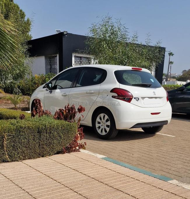Peugeot 208 Essence Manuelle 2017 à Rabat
