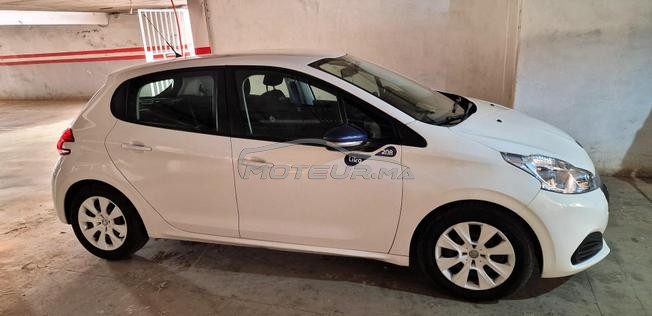 Peugeot 208 Essence Manuelle 2017 à Rabat
