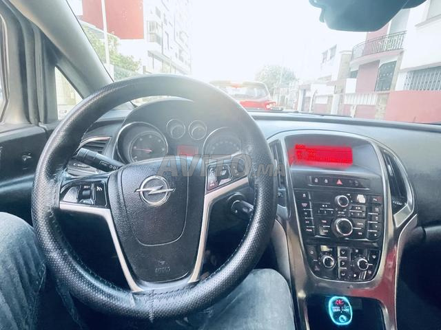 Opel Astra 2010 - 2