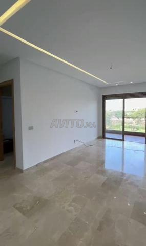 Appartement vide ou meublé à louer à Dar Bouazza