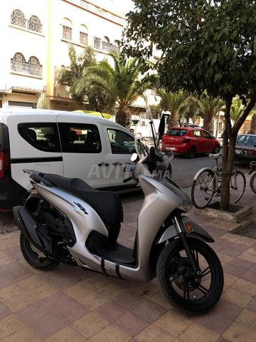 هوندا SH 350i مستوردة بكامل الكماليات - 2