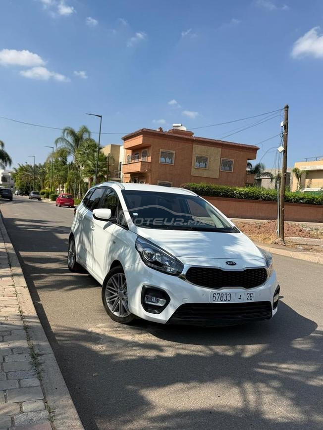 kia carens 